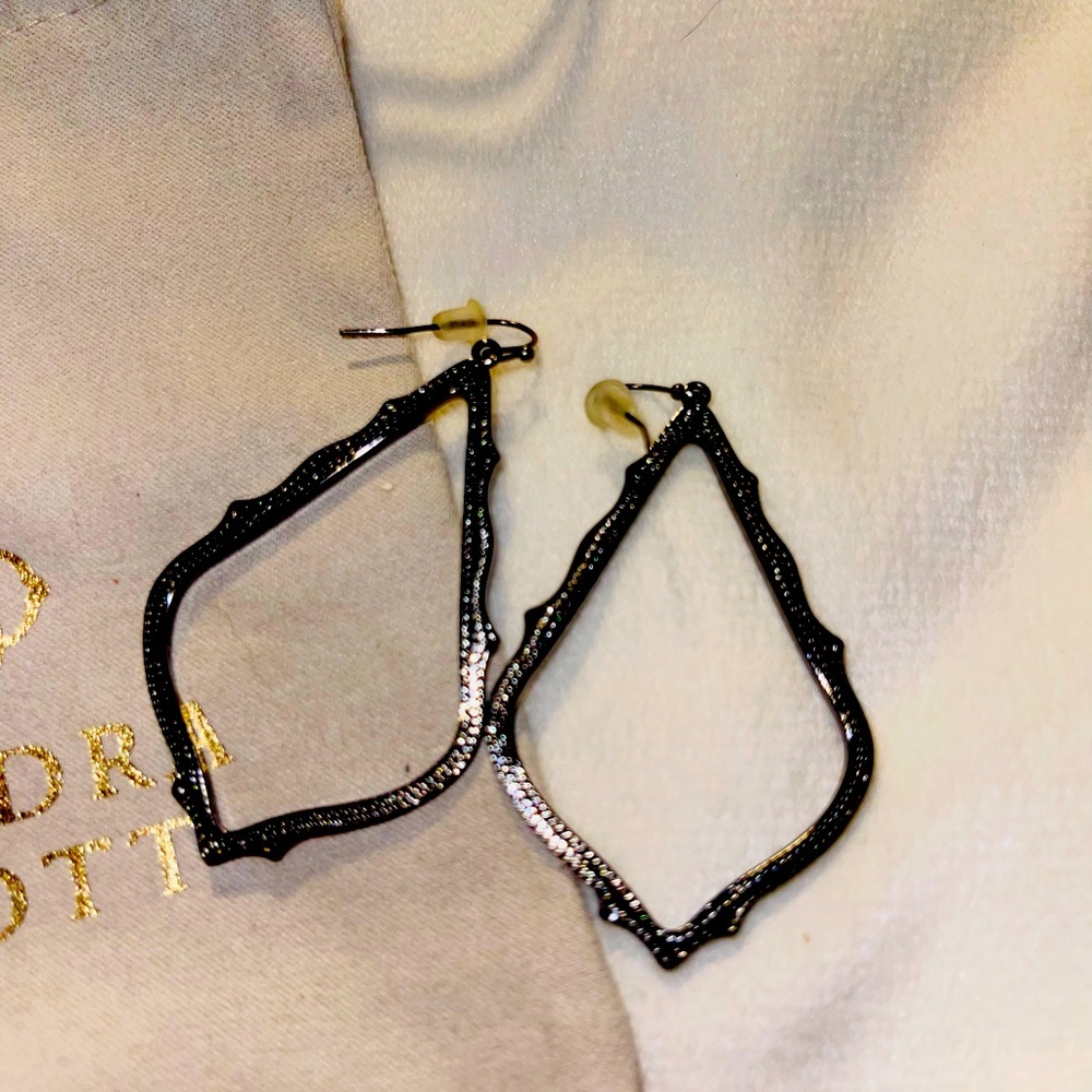 Kendra Scott Sophie earrings